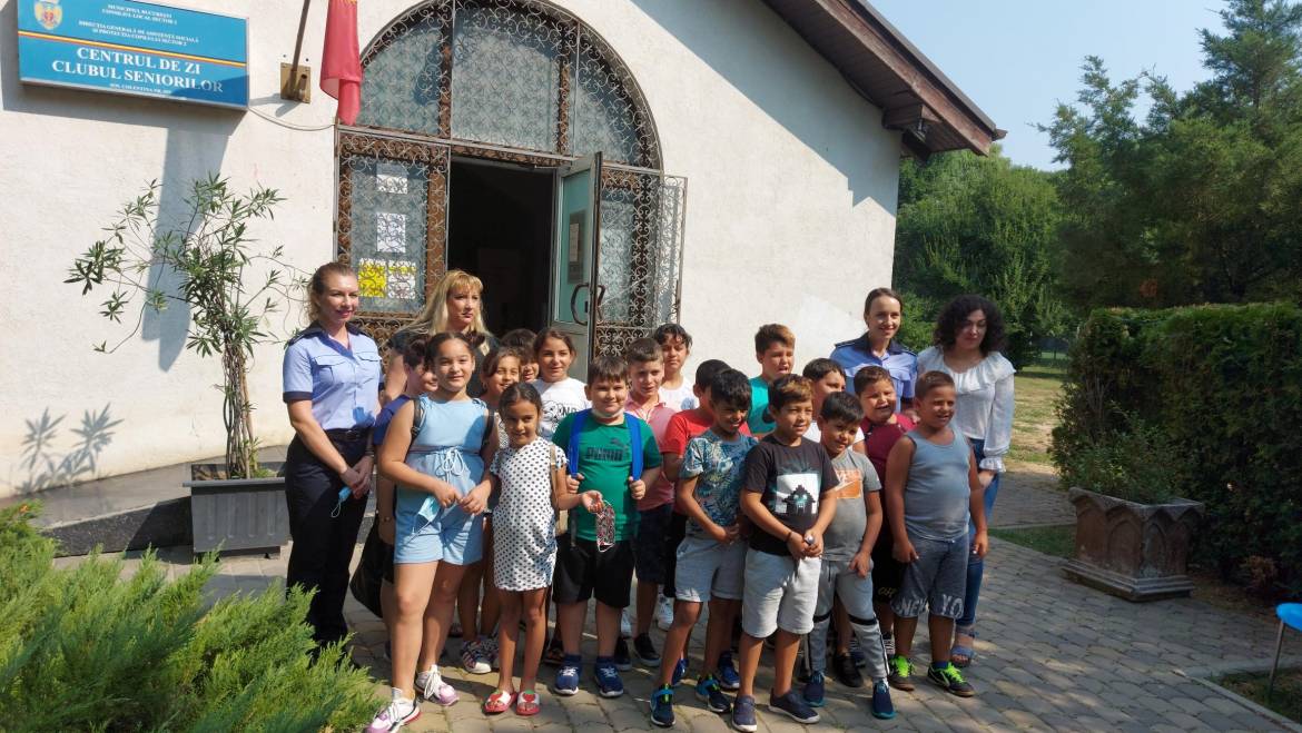 Sesiune de informare privind traficul de persoane, cu scopul de a diminua riscurile la care sunt supuși tinerii