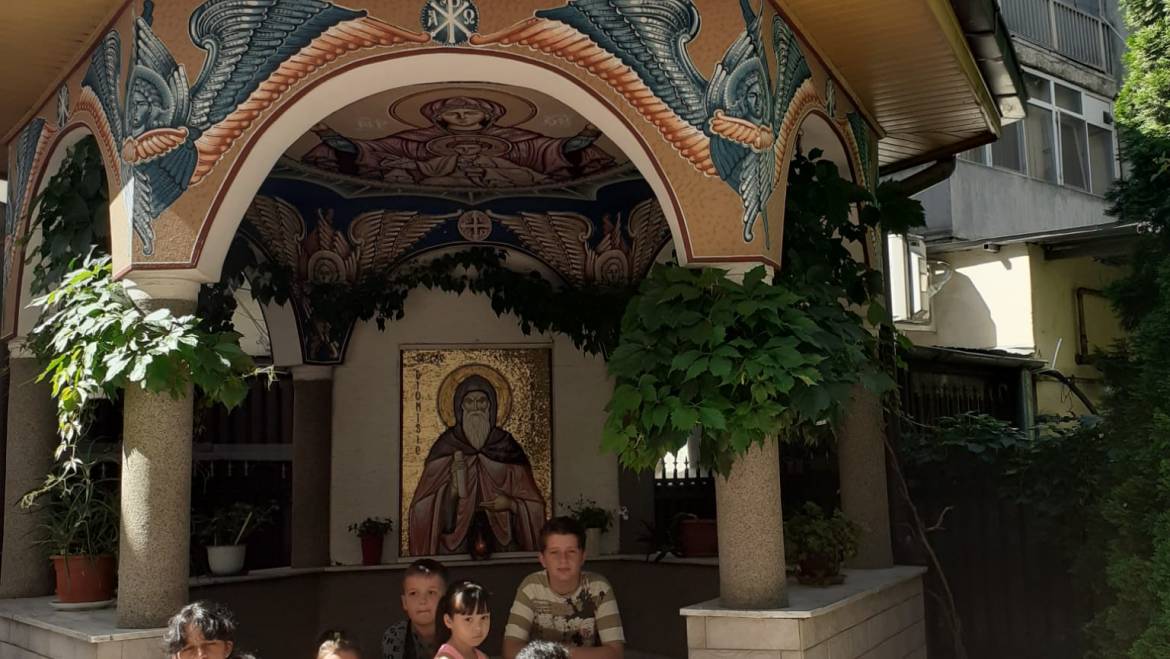 Tradiții și obiceiuri laice și religioase de Sânziene!