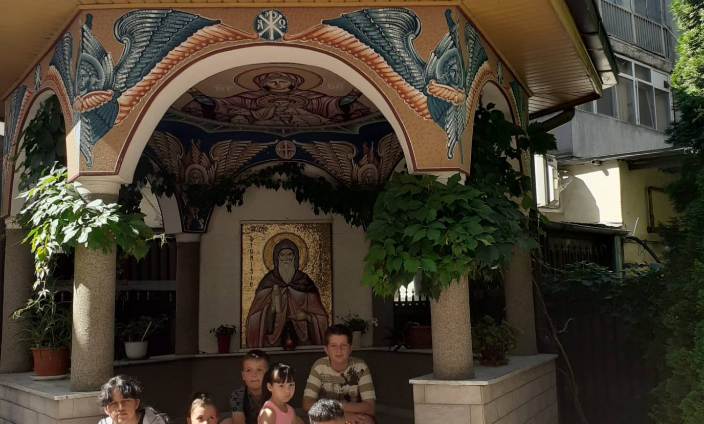 Tradiții și obiceiuri laice și religioase de Sânziene!